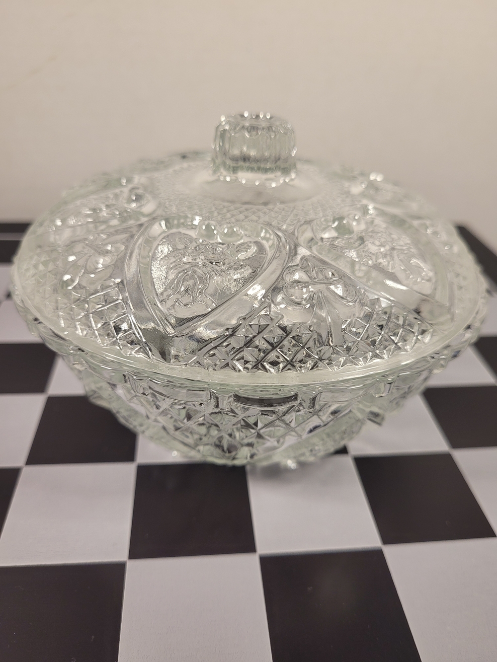 Crystal Candy Dish with Lid Vintage Heart Leaf 6" Diameter (X)